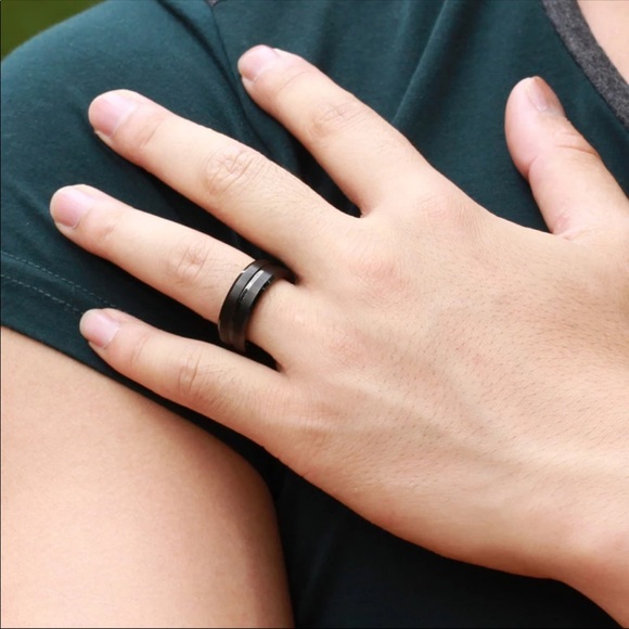 New Black Ring 100% Titanium Carbide Men's - Picture 4 of 4